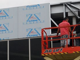 看板ディスプレイで使用するために設計された日本アルミニウムパネルは、エクスポートインポートのIT産業